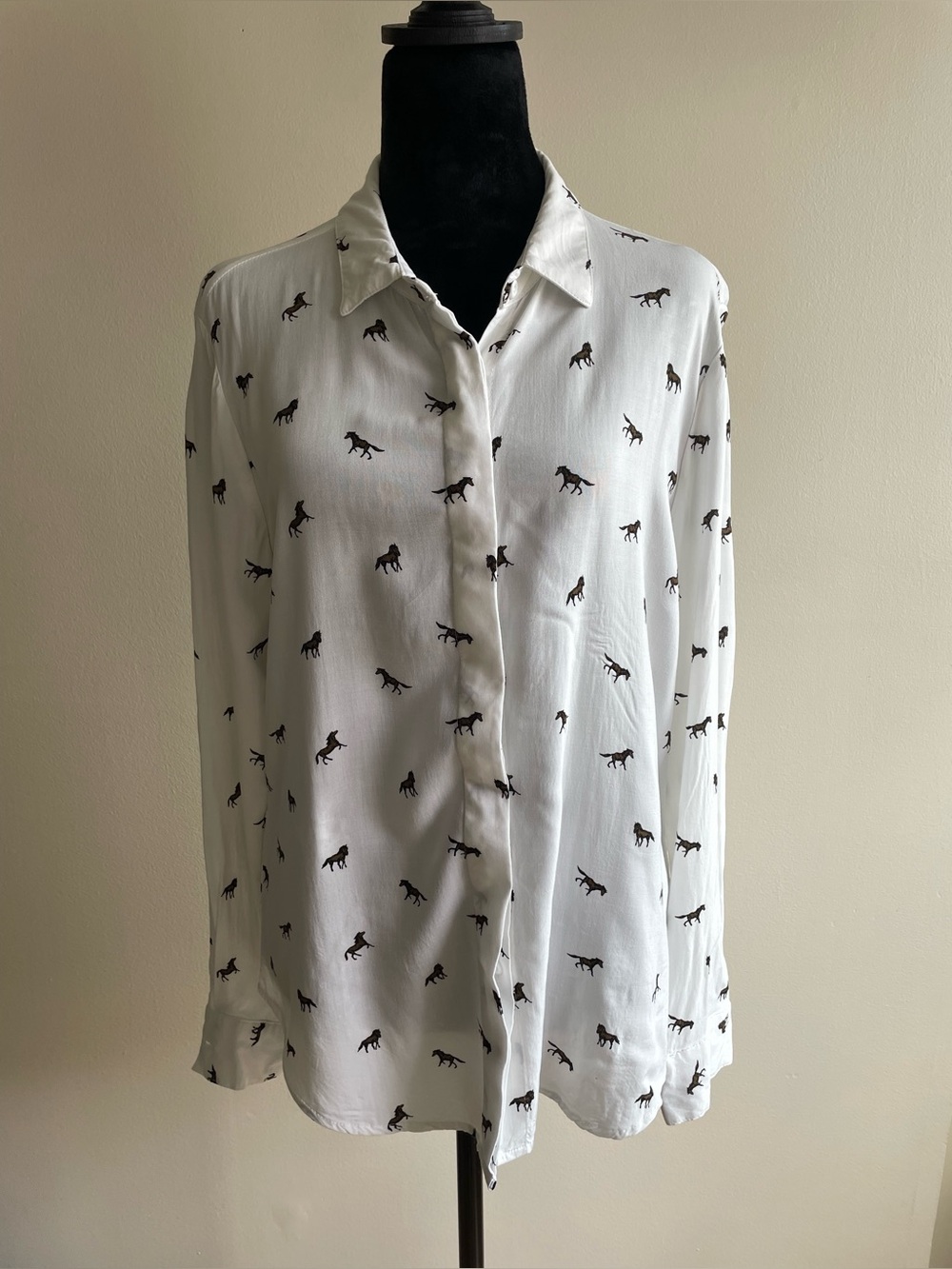 Per Se Horse Print Button Front Blouse White Rayon Long Sleeve Size L